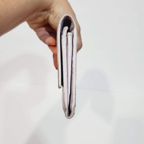 GUCCI  Authentic metallic GG leather large wallet - Picture 9 of 17